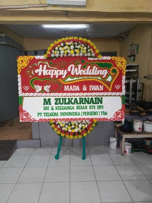 Papan Bunga di Kaliwatubumi Butuh
