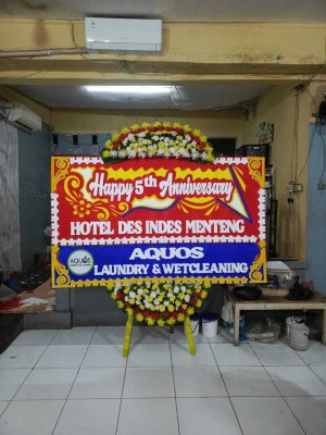 Papan Bunga di Kaliwatubumi Butuh