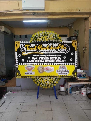 Papan Bunga di Kaliwatubumi Butuh